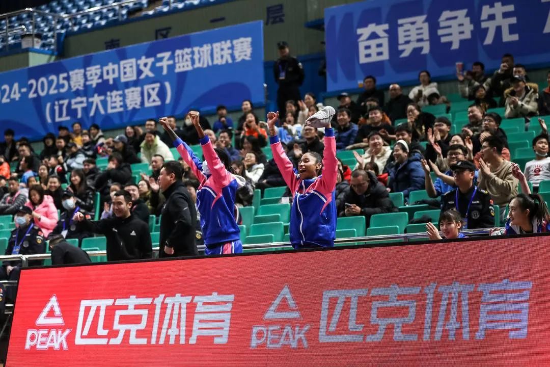 包含帕多瓦客场获胜，止住连败势头的词条